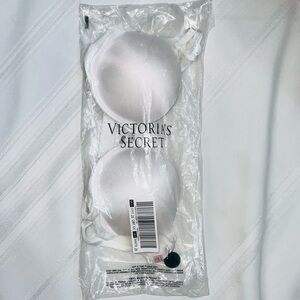 Victoria’s Secret Bra Bombshell Plunge Sz 32C NWT WHITE